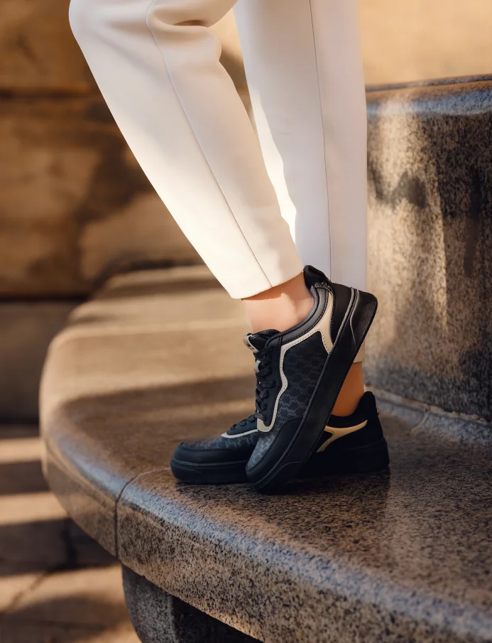 Aura Black
