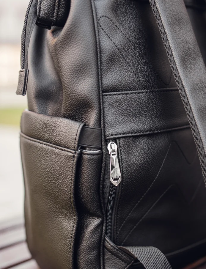 Ferron Chic Black